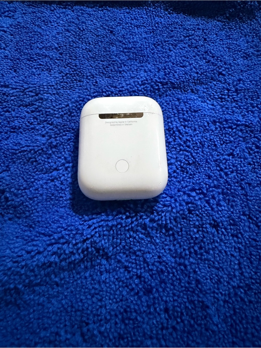 Apple White AirPods Charging Case